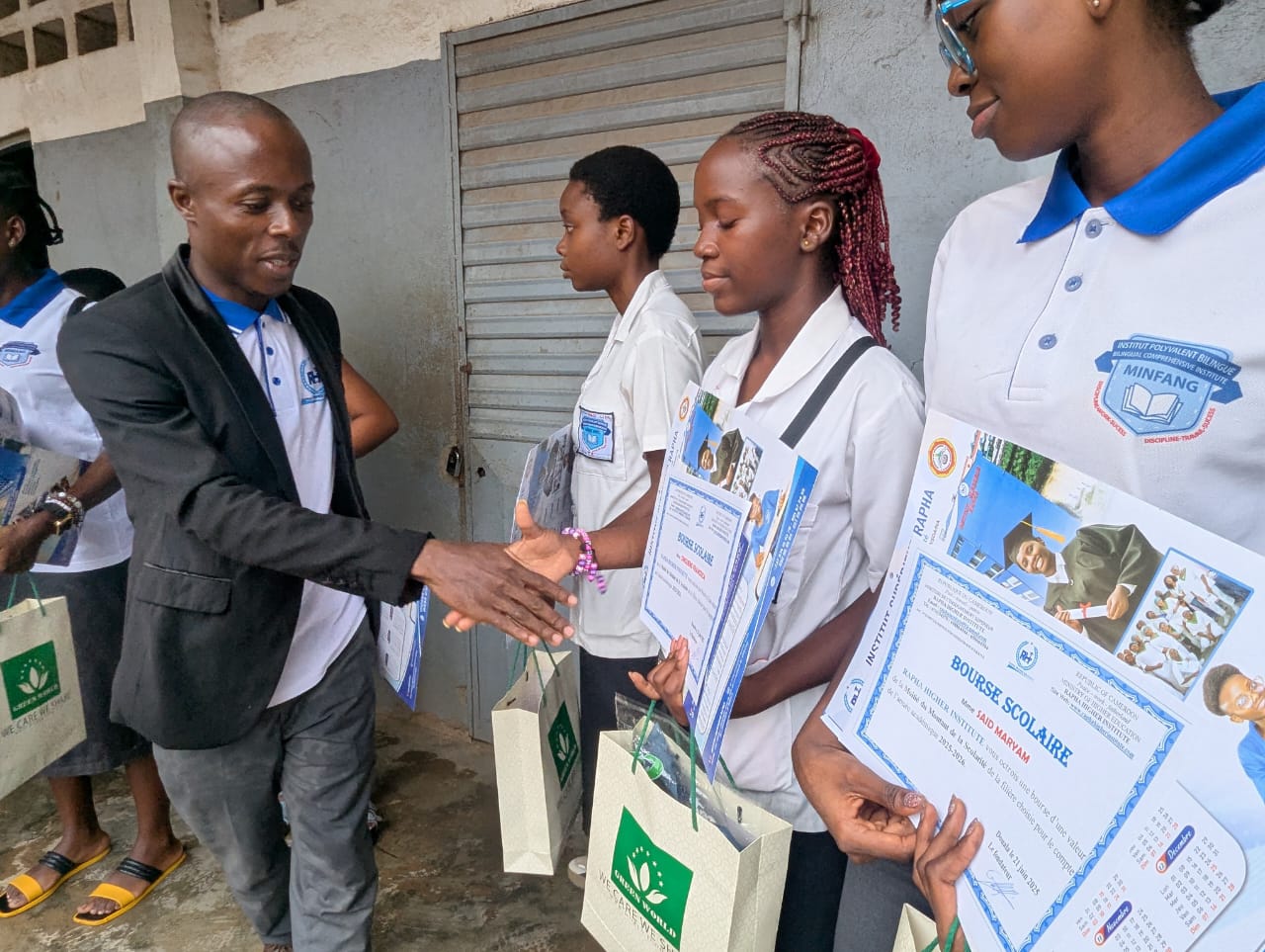 Remise des bourses scolaires
